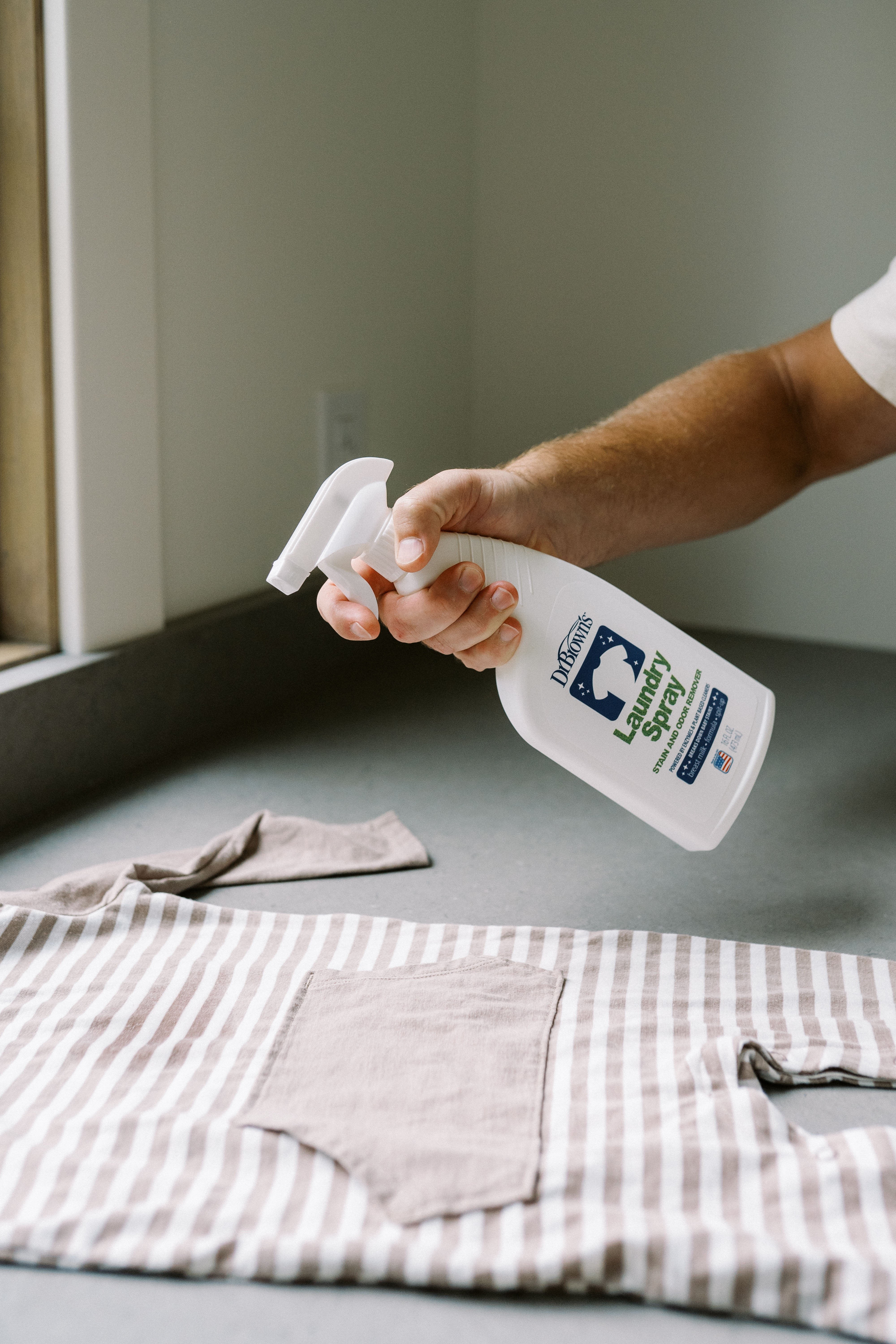 Laundry Spray, 16 FL oz / 473 mL