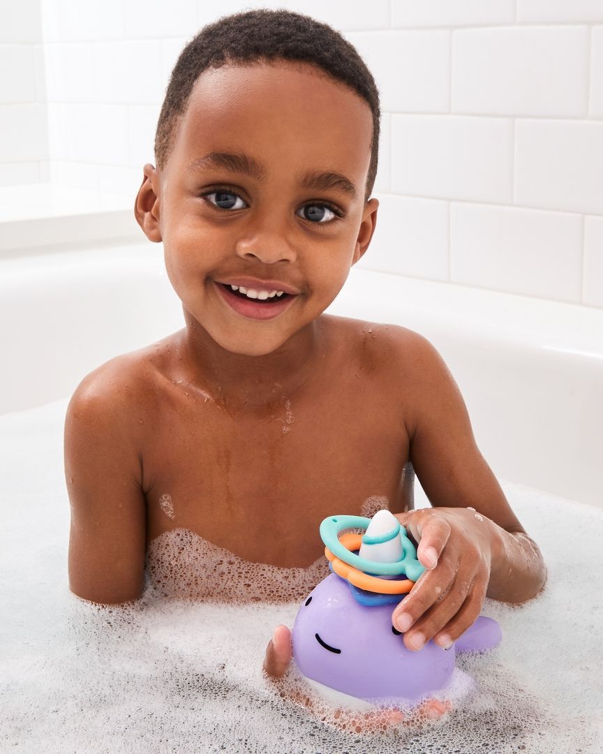 Skip Hop - Zoo Ring Toss Bath Toy | Narwhal